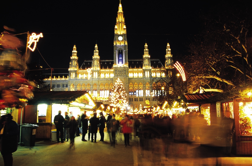 Weihnachtsstimmung im Wiener Rathaus - Schick Seitenblicke aus